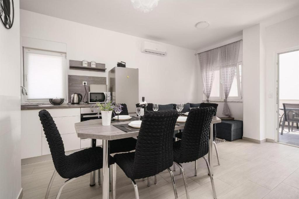 Apartments Dobrenic โวดีเซ ภายนอก รูปภาพ